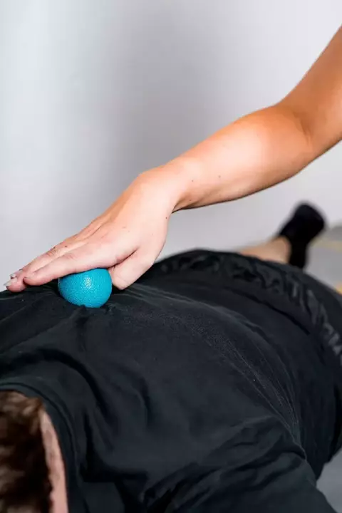 Piłki rehabilitacyjne do masażu piłeczki AVENTO 3el